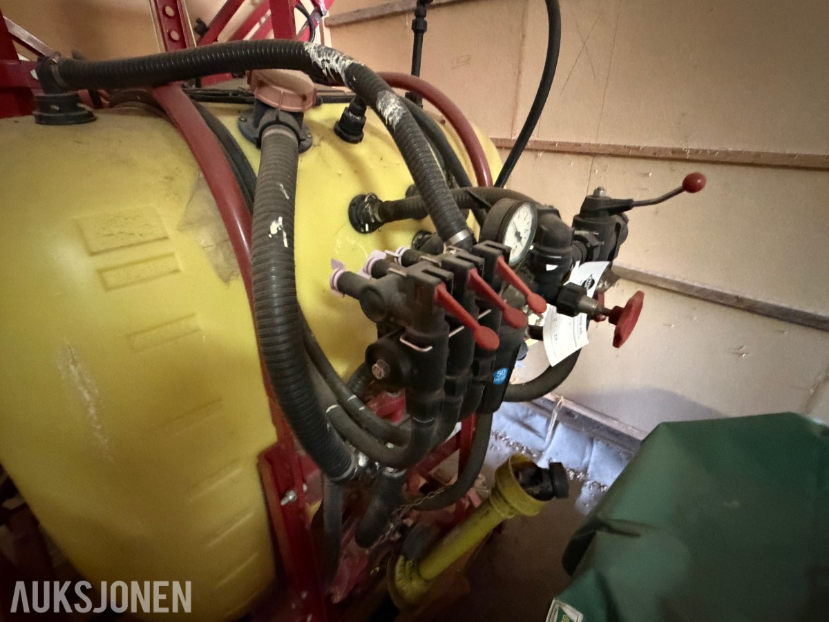 Hardi Åkersprøyte 600l m/sammenleggbar bom