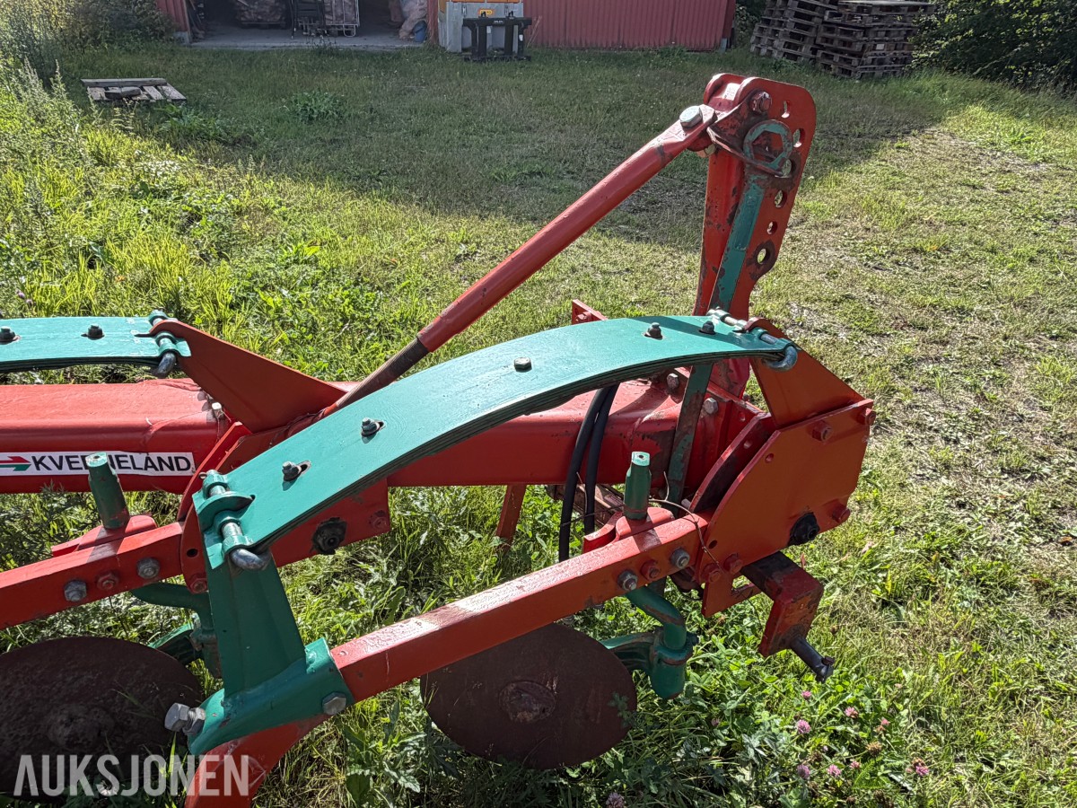 Kverneland MOD. A3 3-skjærs plog med hydraulisk sideregulering