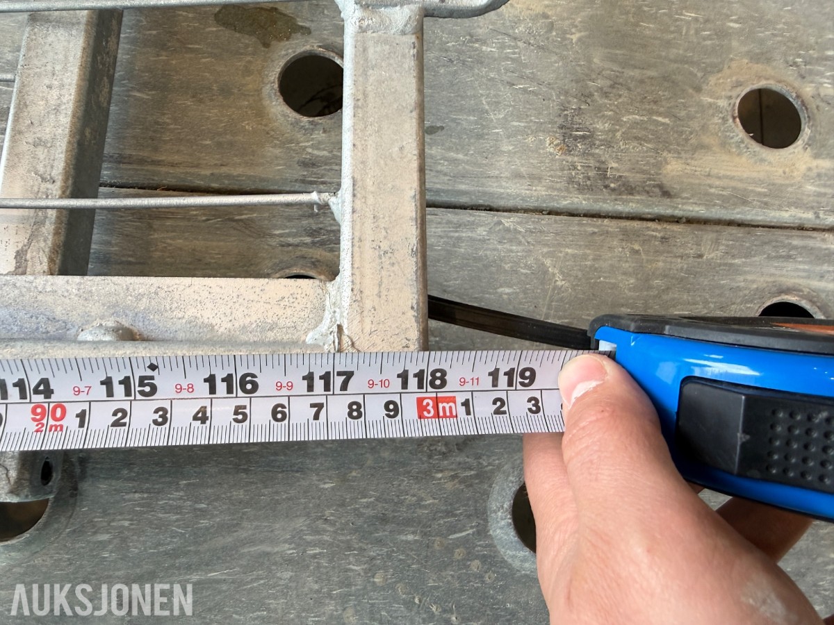 Hengergrinder og Krause aluminiumstige – selges samlet