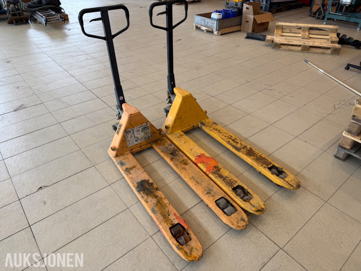2 stk. jekketraller – kapasitet 2 500 kg