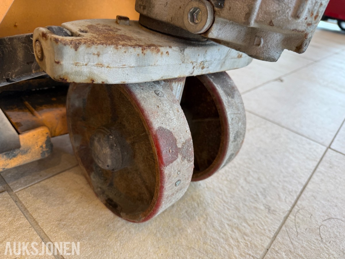 2 stk. jekketraller – kapasitet 2 500 kg