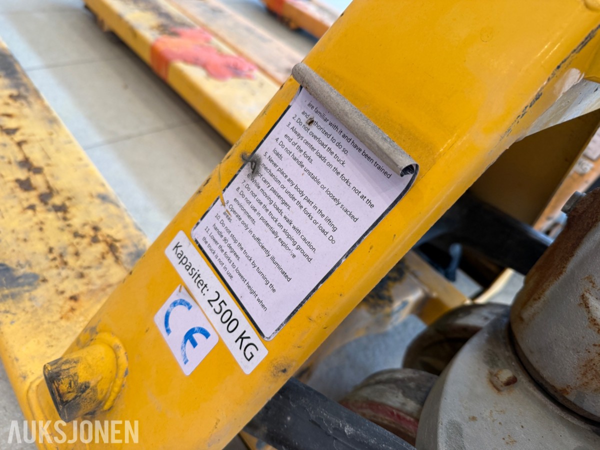 2 stk. jekketraller – kapasitet 2 500 kg