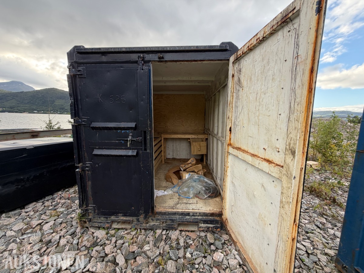 8 fots lager-/verktøycontainer med innredning