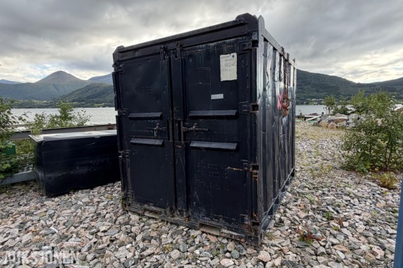 8 fots lager-/verktøycontainer med innredning