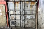 20 fots lagercontainer – tett og fin – med hyller og belysning
