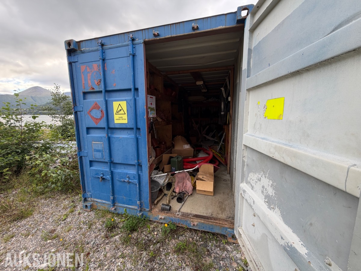 20 fots lagercontainer med VA-materiell, rørdeler og diverse anleggsutstyr