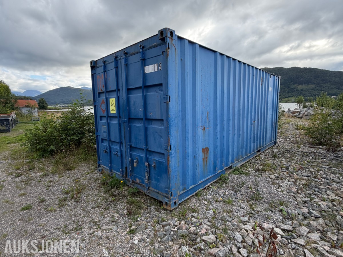 20 fots lagercontainer med VA-materiell, rørdeler og diverse anleggsutstyr
