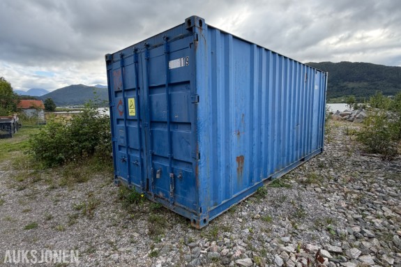 20 fots lagercontainer med VA-materiell, rørdeler og diverse anleggsutstyr