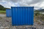 10 fots miljøcontainer med oppsamlingsgulv og diverse innhold