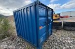 10 fots miljøcontainer med oppsamlingsgulv og diverse innhold