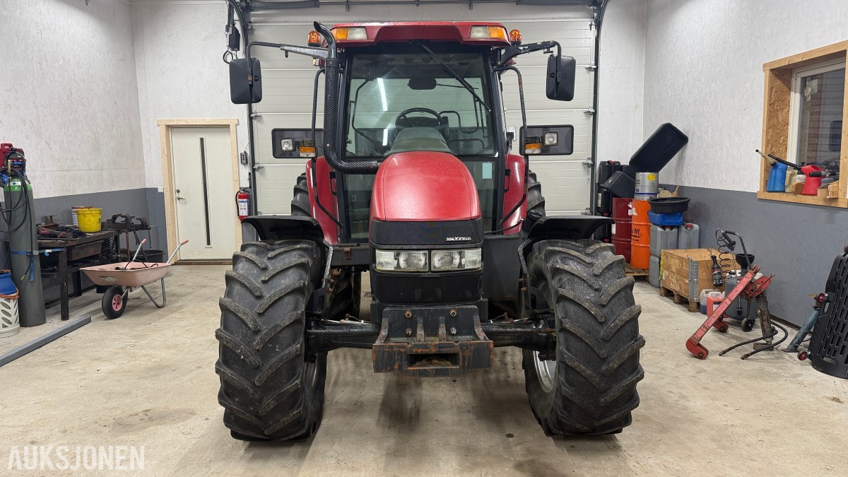 2005 CASE IH JX1100U traktor