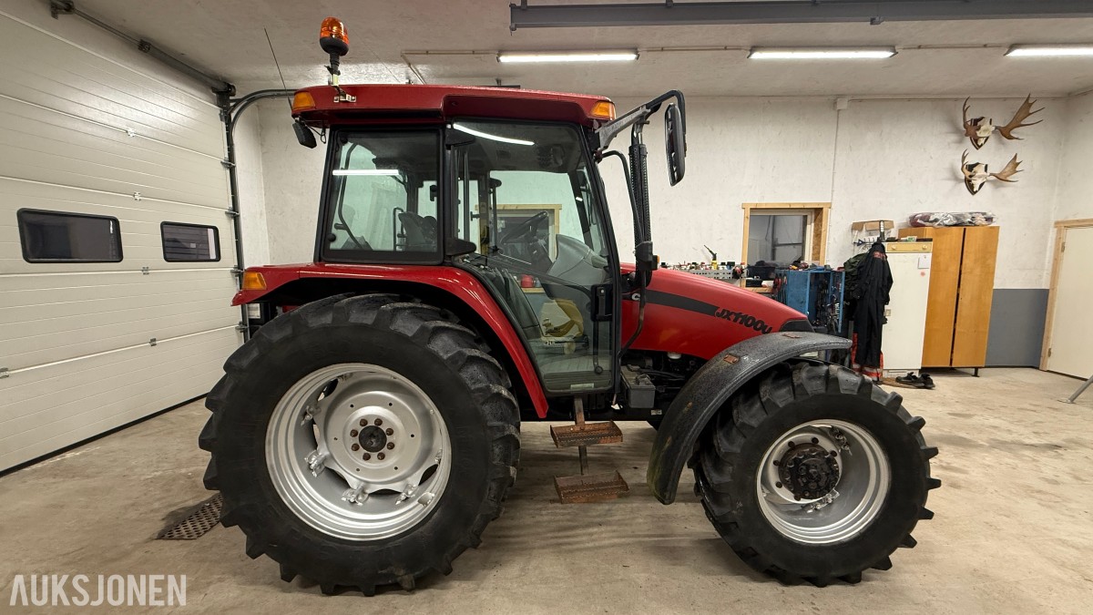 2005 CASE IH JX1100U traktor