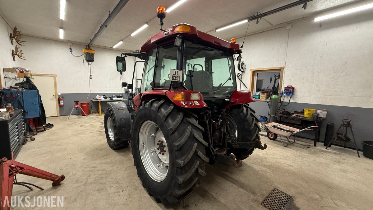 2005 CASE IH JX1100U traktor