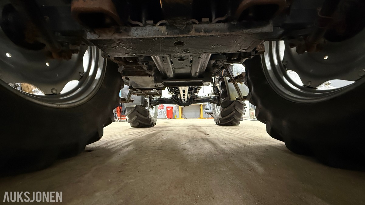 2005 CASE IH JX1100U traktor