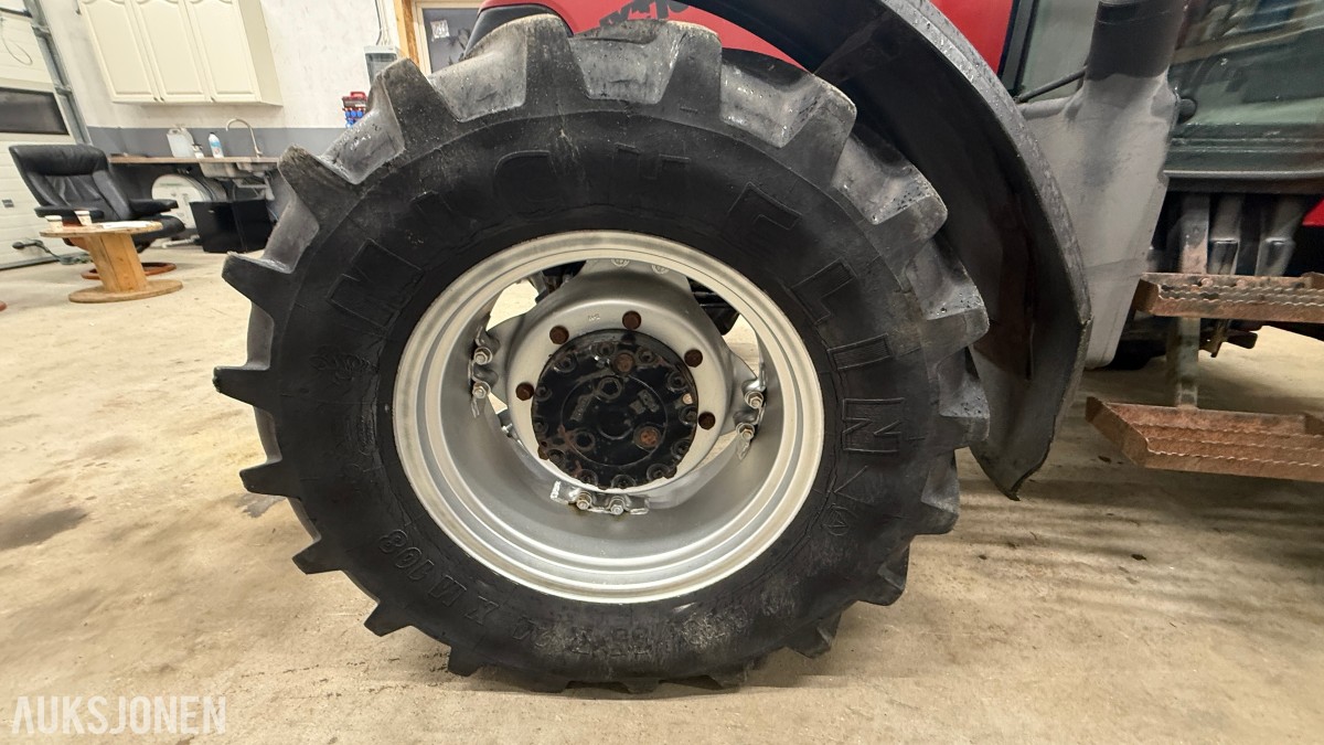 2005 CASE IH JX1100U traktor