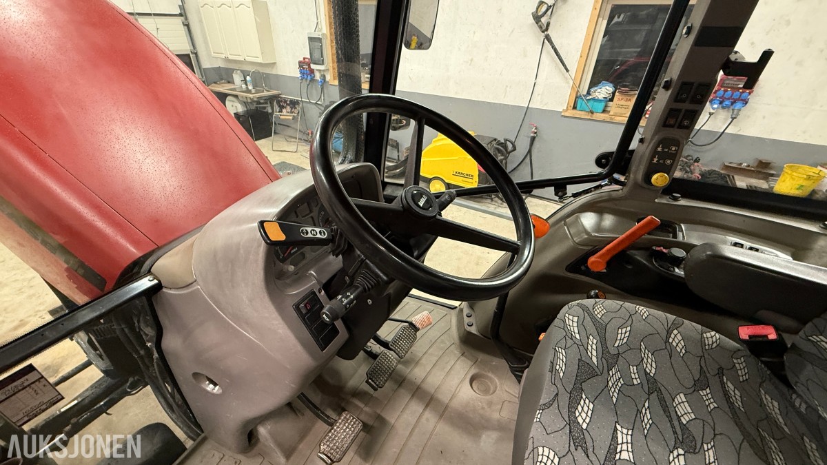 2005 CASE IH JX1100U traktor