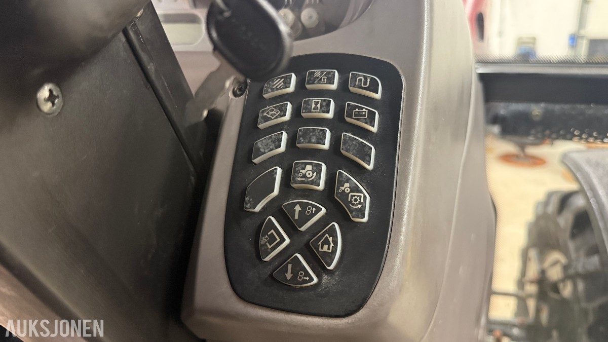 2005 CASE IH JX1100U traktor