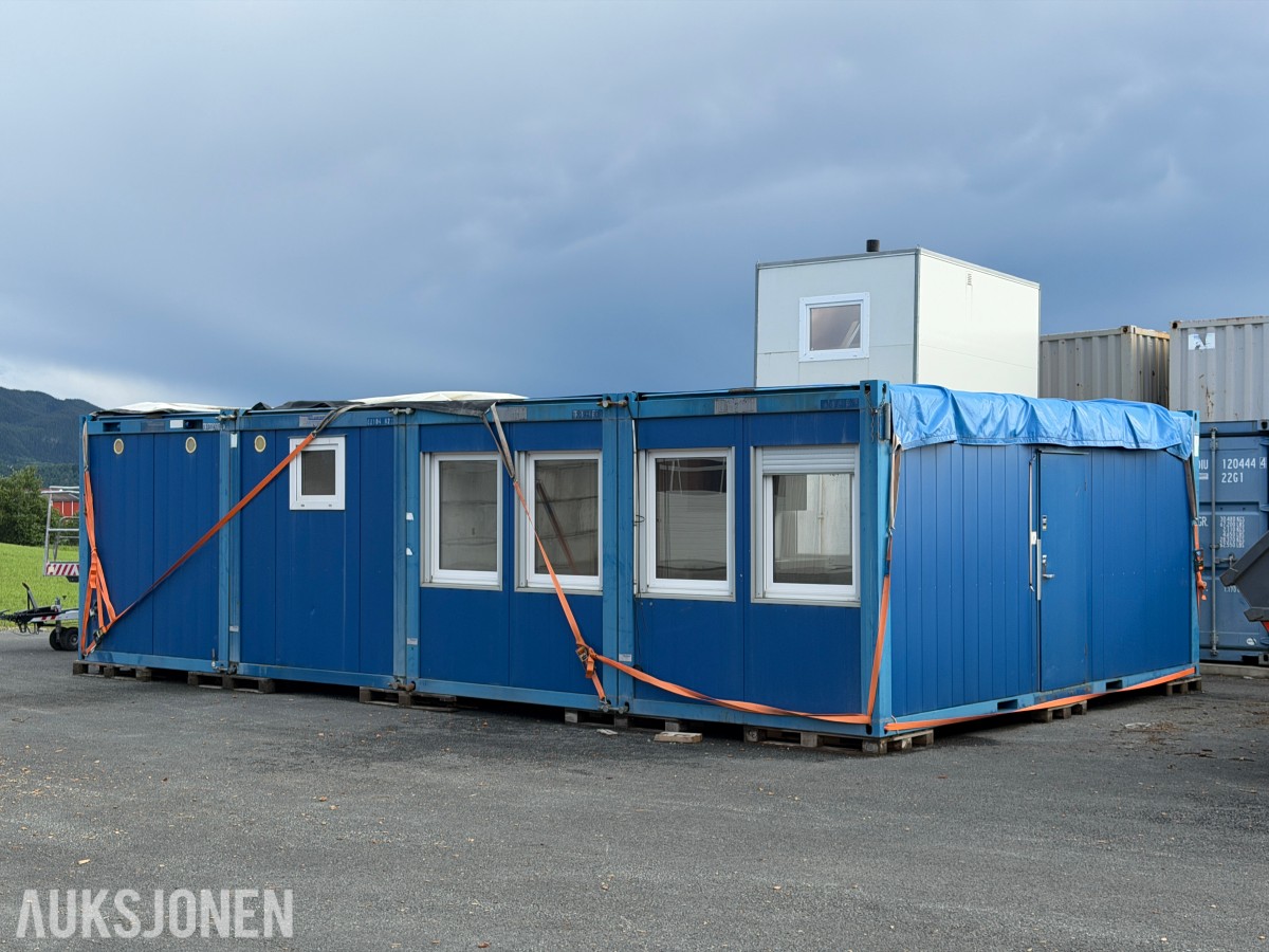 2009 Brakkerigg med flere moduler – kjøkken, garderobe, WC og oppholdsrom med flere moduler – kjøkken, garderobe, WC og oppholdsrom - 4 stykk brakker