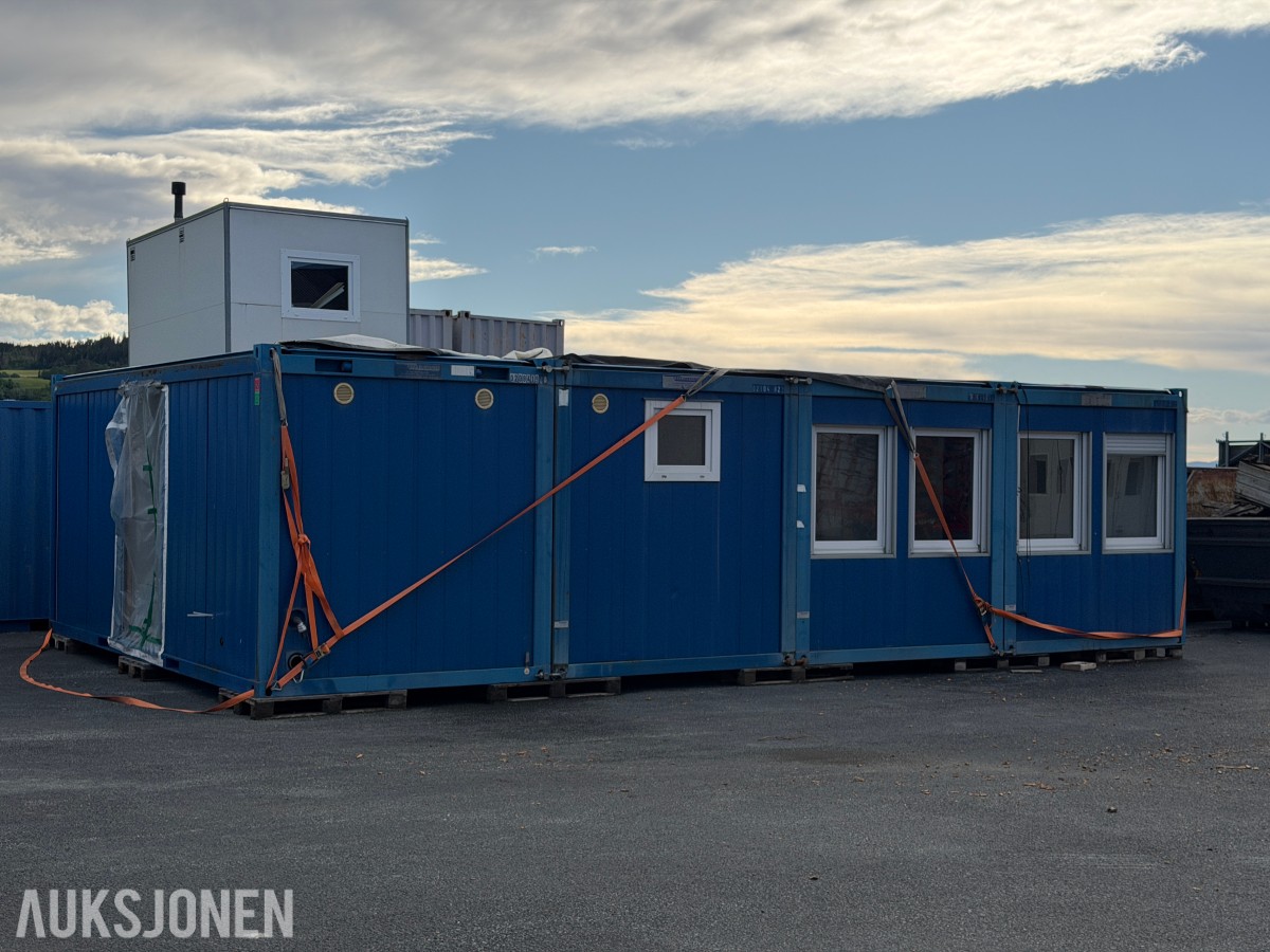 2009 Brakkerigg med flere moduler – kjøkken, garderobe, WC og oppholdsrom med flere moduler – kjøkken, garderobe, WC og oppholdsrom - 4 stykk brakker
