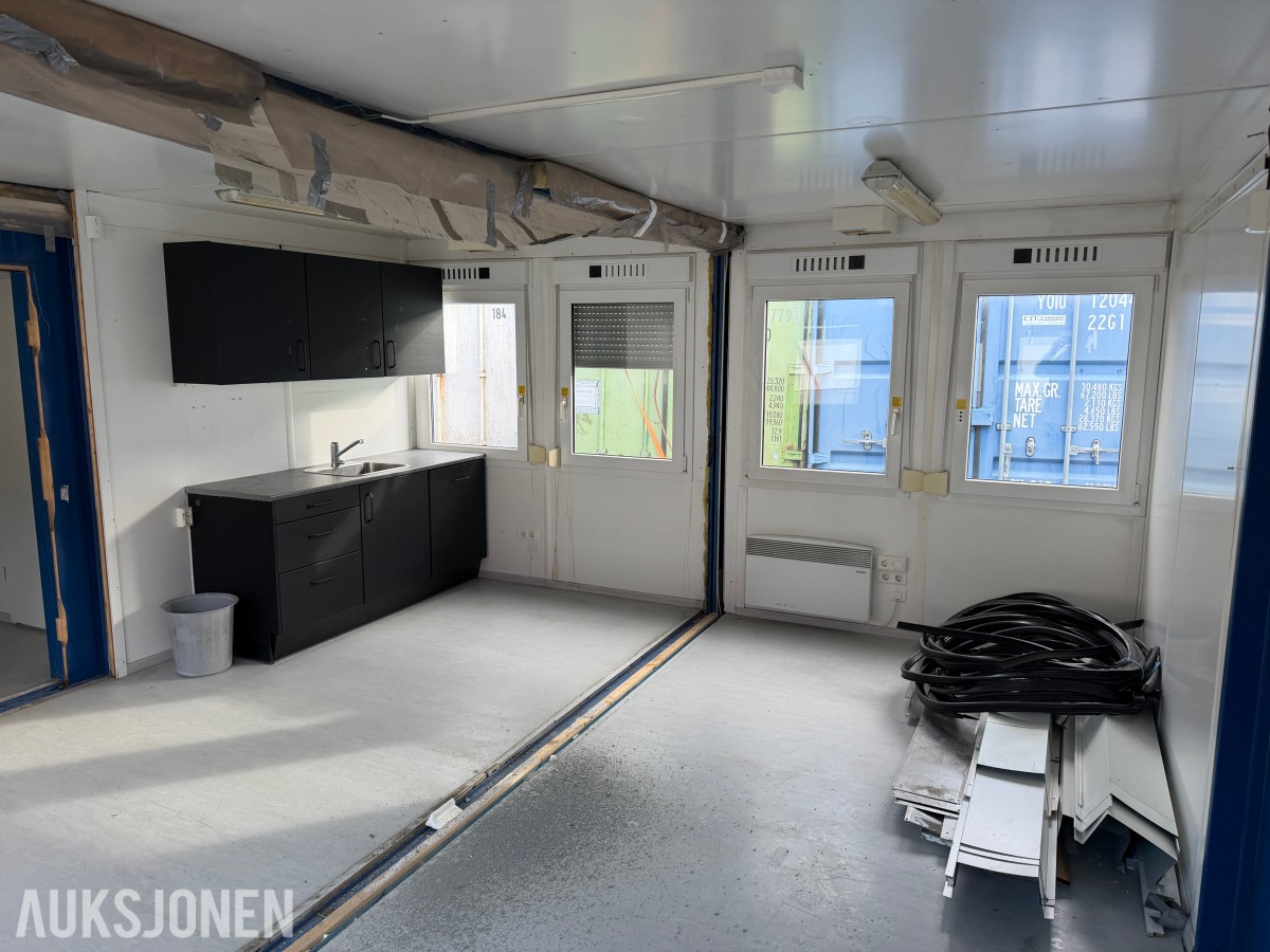 2009 Brakkerigg med flere moduler – kjøkken, garderobe, WC og oppholdsrom med flere moduler – kjøkken, garderobe, WC og oppholdsrom - 4 stykk brakker