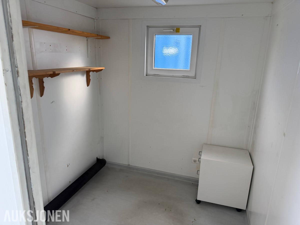 2009 Brakkerigg med flere moduler – kjøkken, garderobe, WC og oppholdsrom med flere moduler – kjøkken, garderobe, WC og oppholdsrom - 4 stykk brakker