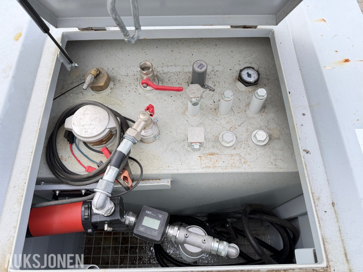 2024 mobiSTEEL-1000 liter 1000L ADR-godkjent dieseltank.