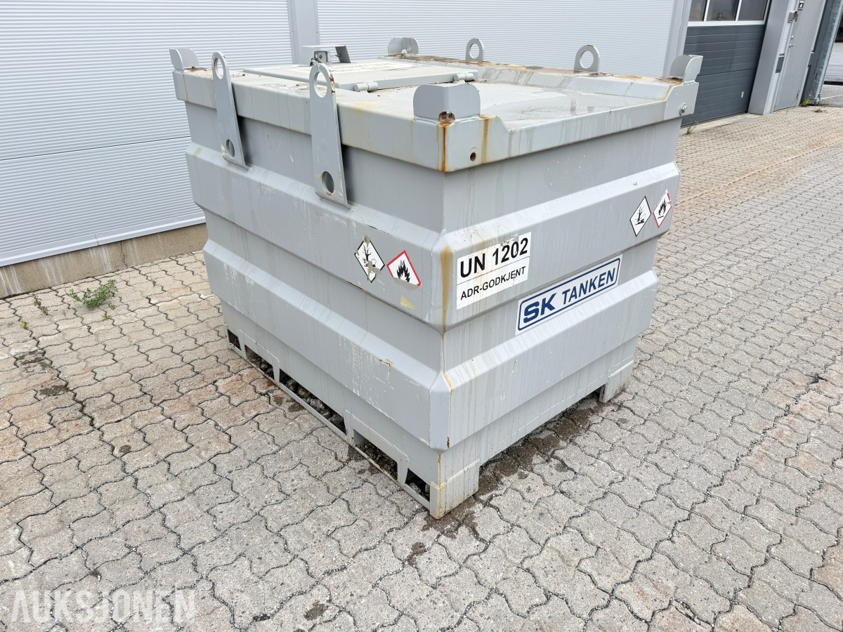 2024 mobiSTEEL-1000 liter tanker 