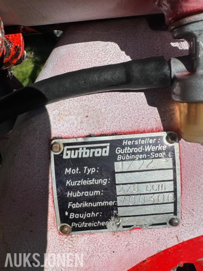 1980 Gutbrod 1722 2-hjulstraktor med henger - ingen minstepris