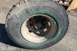 Løs tilhengeraksel med Bridgestone 285/70 R19.5