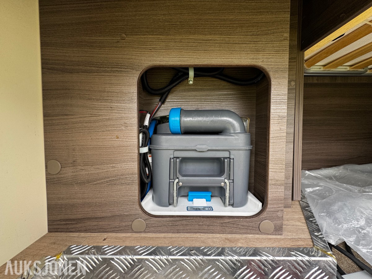 2018 Mclouis Campingbil MC4-75 - 4 sitteplasser - 4 sengeplasser - WC - Dusj - Nyttelast 1197kg - EU ok til juli 2027