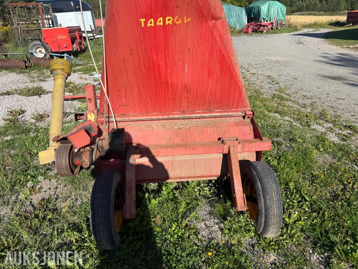 Taarup forhøster med utkastertut - rep.objekt.