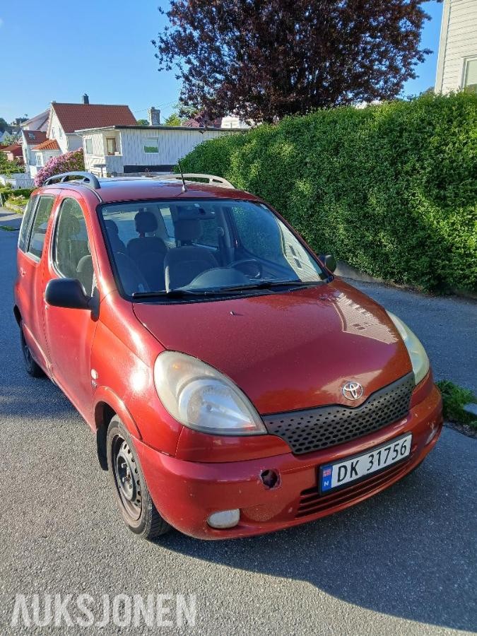 2001 Toyota Yaris Verso 1.3 86hk Automat Hengerfeste S+V dekk