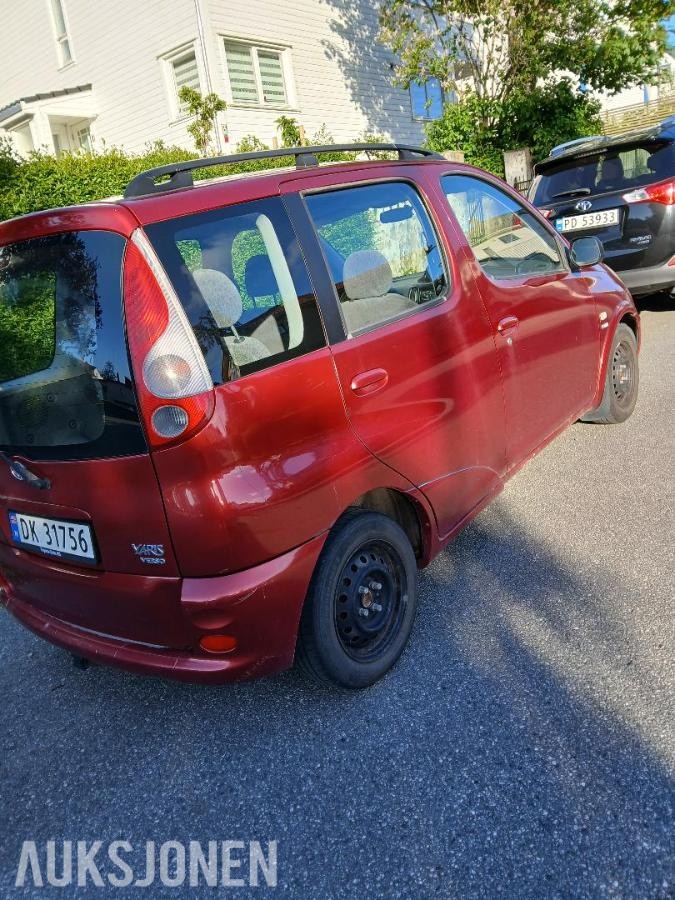 2001 Toyota Yaris Verso 1.3 86hk Automat Hengerfeste S+V dekk