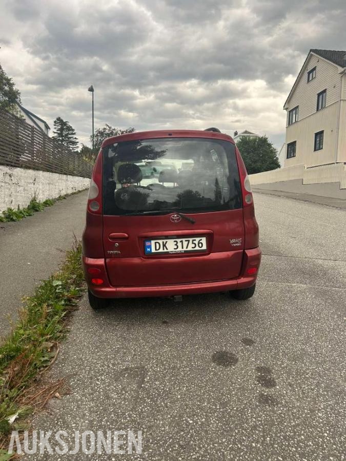 2001 Toyota Yaris Verso 1.3 86hk Automat Hengerfeste S+V dekk