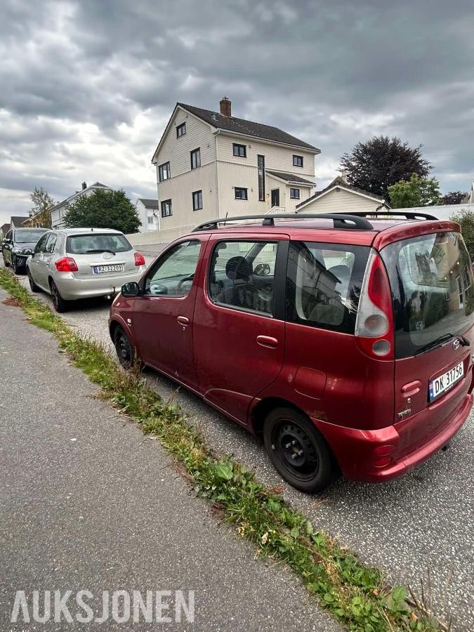 2001 Toyota Yaris Verso 1.3 86hk Automat Hengerfeste S+V dekk