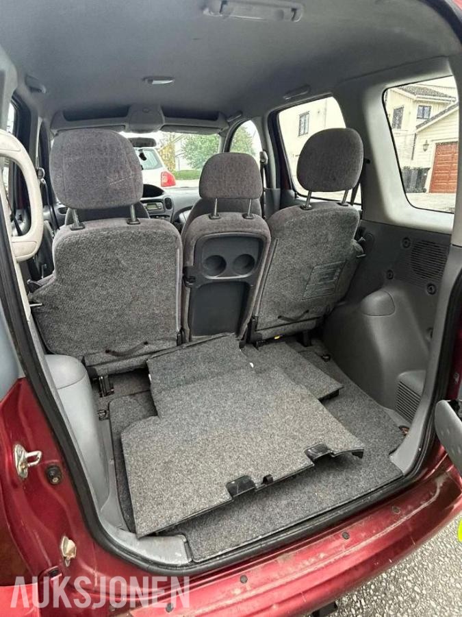 2001 Toyota Yaris Verso 1.3 86hk Automat Hengerfeste S+V dekk