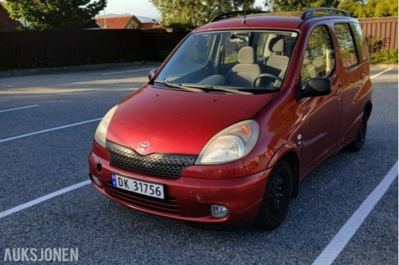 2001 Toyota Yaris Verso 1.3 86hk Automat Hengerfeste S+V dekk 