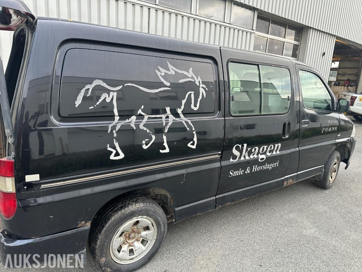 2010 Toyota HiAce 2.5 Diesel 117hk 4WD s+v dekk