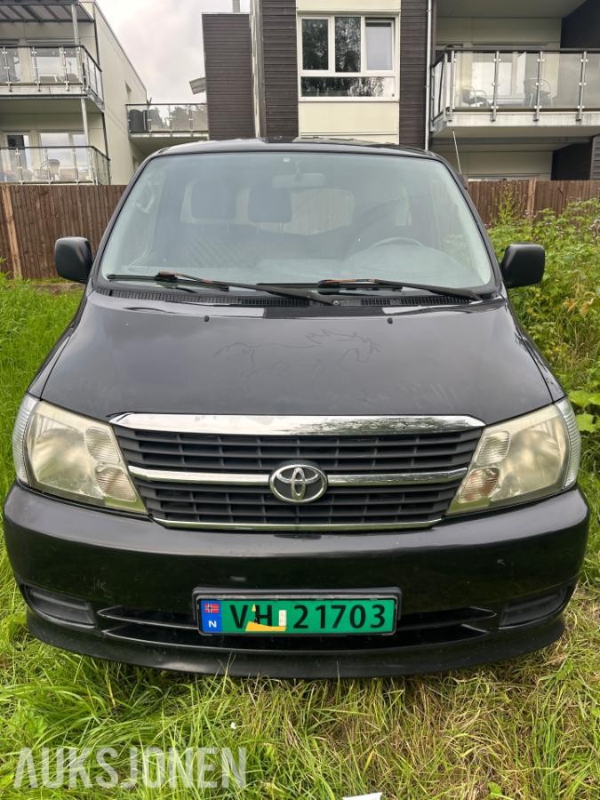 2010 Toyota HiAce 2.5 Diesel 117hk 4WD s+v dekk