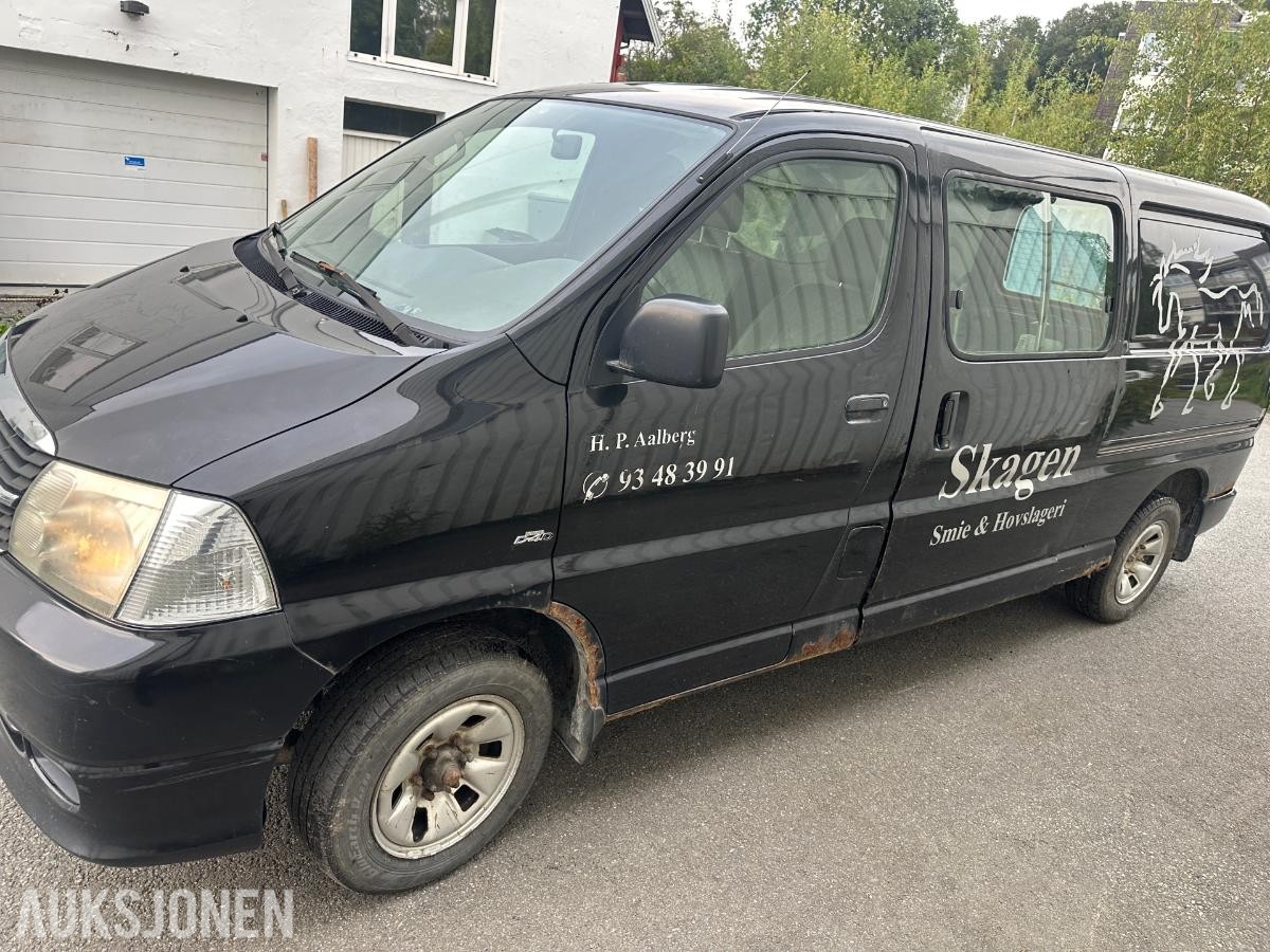 2010 Toyota HiAce 2.5 Diesel 117hk 4WD s+v dekk