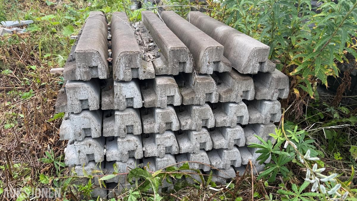 2025 Ca. 36 stk. Spikma betongelementer