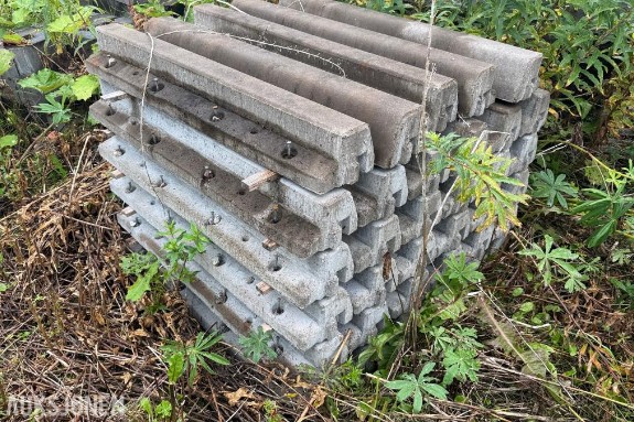 2025 Ca. 36 stk. Spikma betongelementer