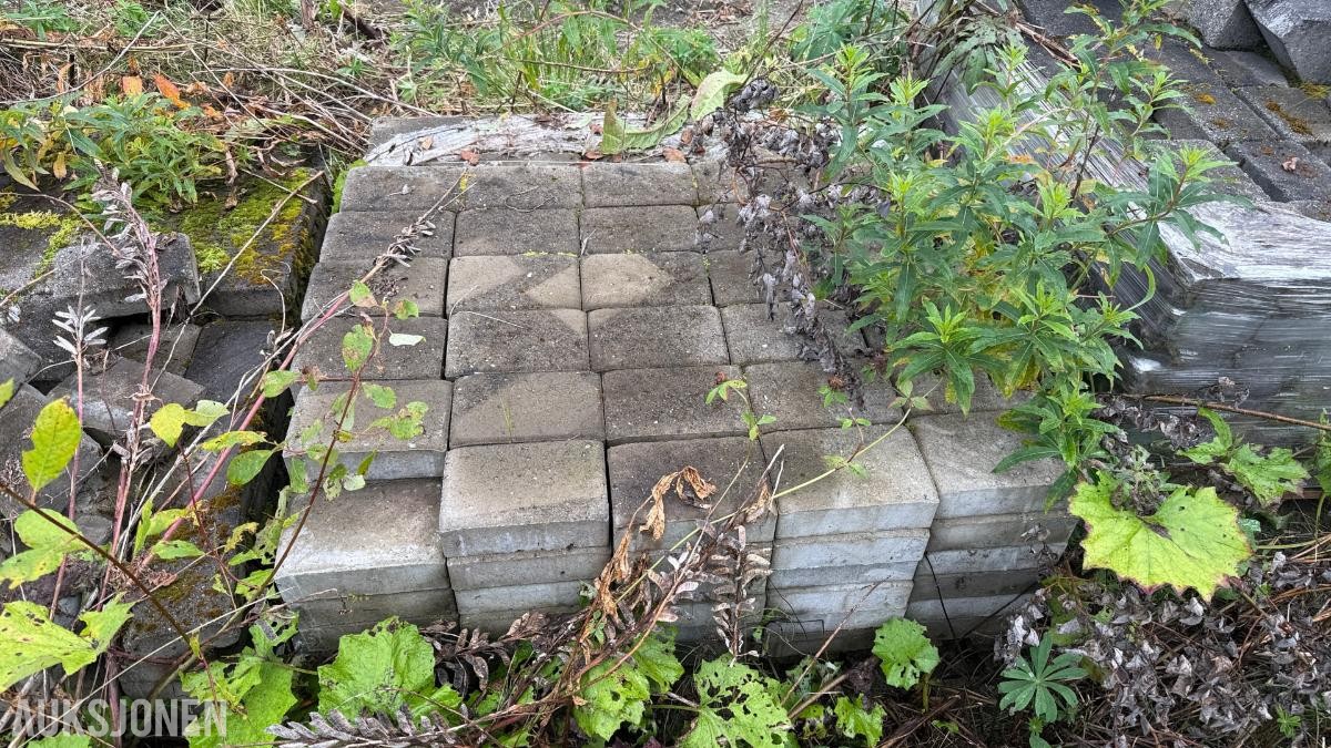 2025 4 paller Belegningsstein i betong samlet parti 