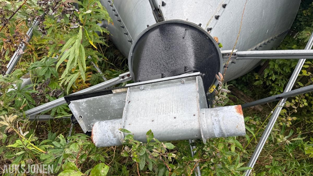 Kornsilo ca. 10–15 m³ m/ Roxell utmating