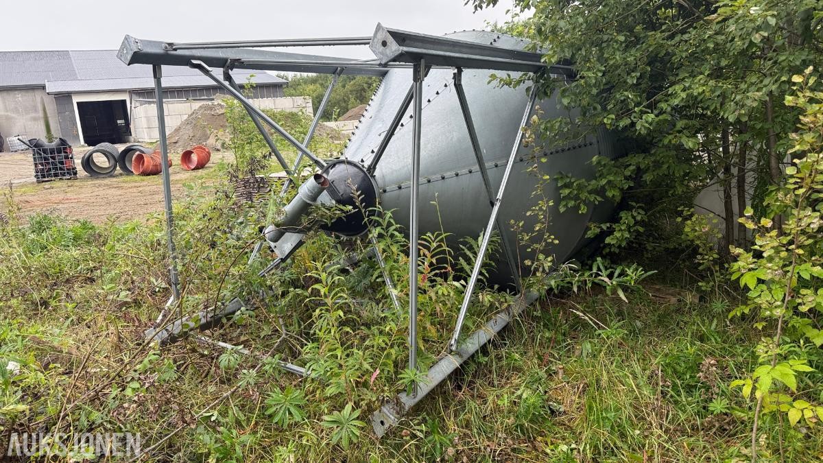 Kornsilo ca. 10–15 m³ m/ Roxell utmating