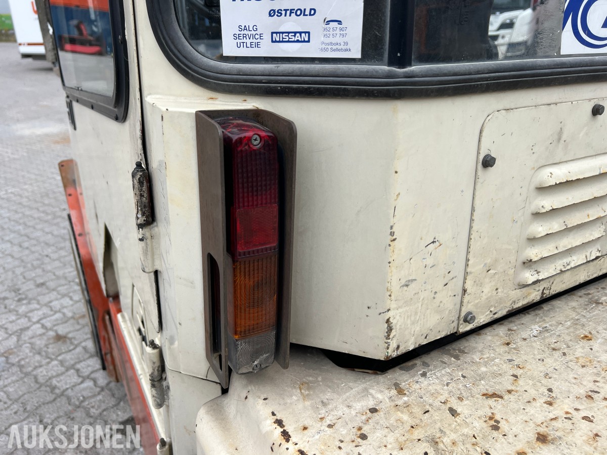 1994 Nissan FGU02A30U gaffeltruck - 3.000 kg - 3,7 m
