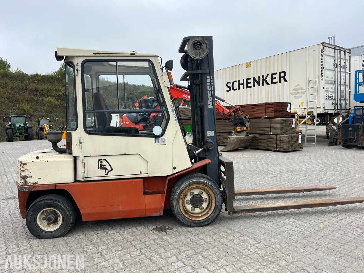 1994 Nissan FGU02A30U gaffeltruck - 3.000 kg - 3,7 m