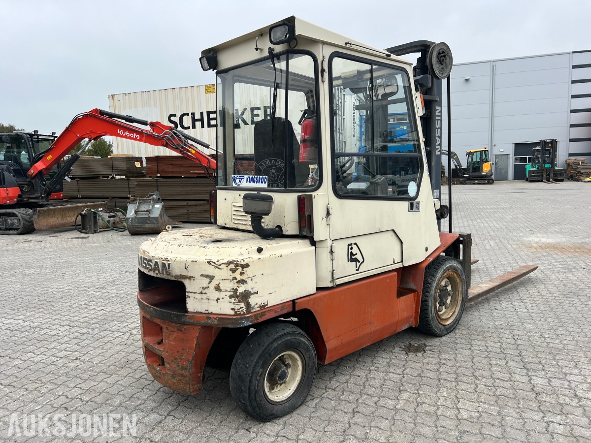 1994 Nissan FGU02A30U gaffeltruck - 3.000 kg - 3,7 m