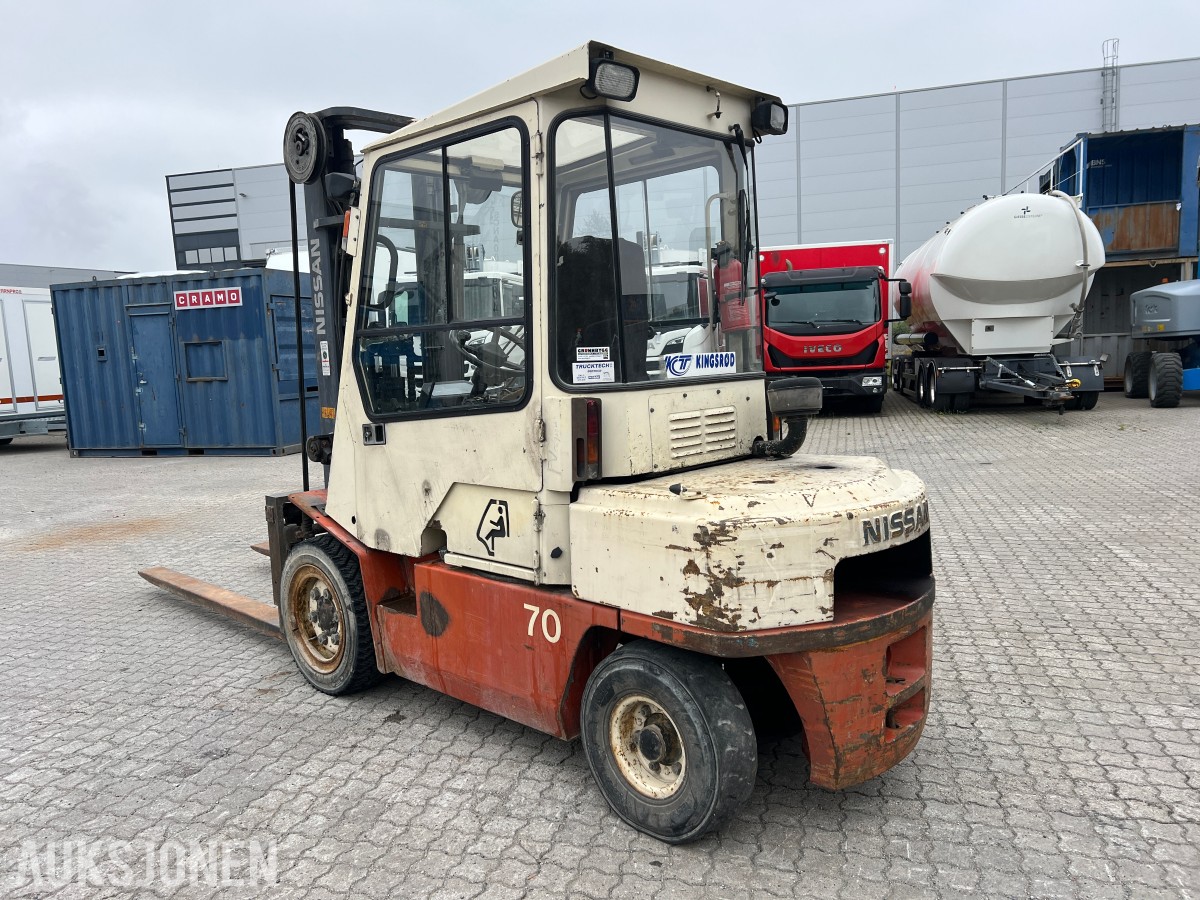 1994 Nissan FGU02A30U gaffeltruck - 3.000 kg - 3,7 m