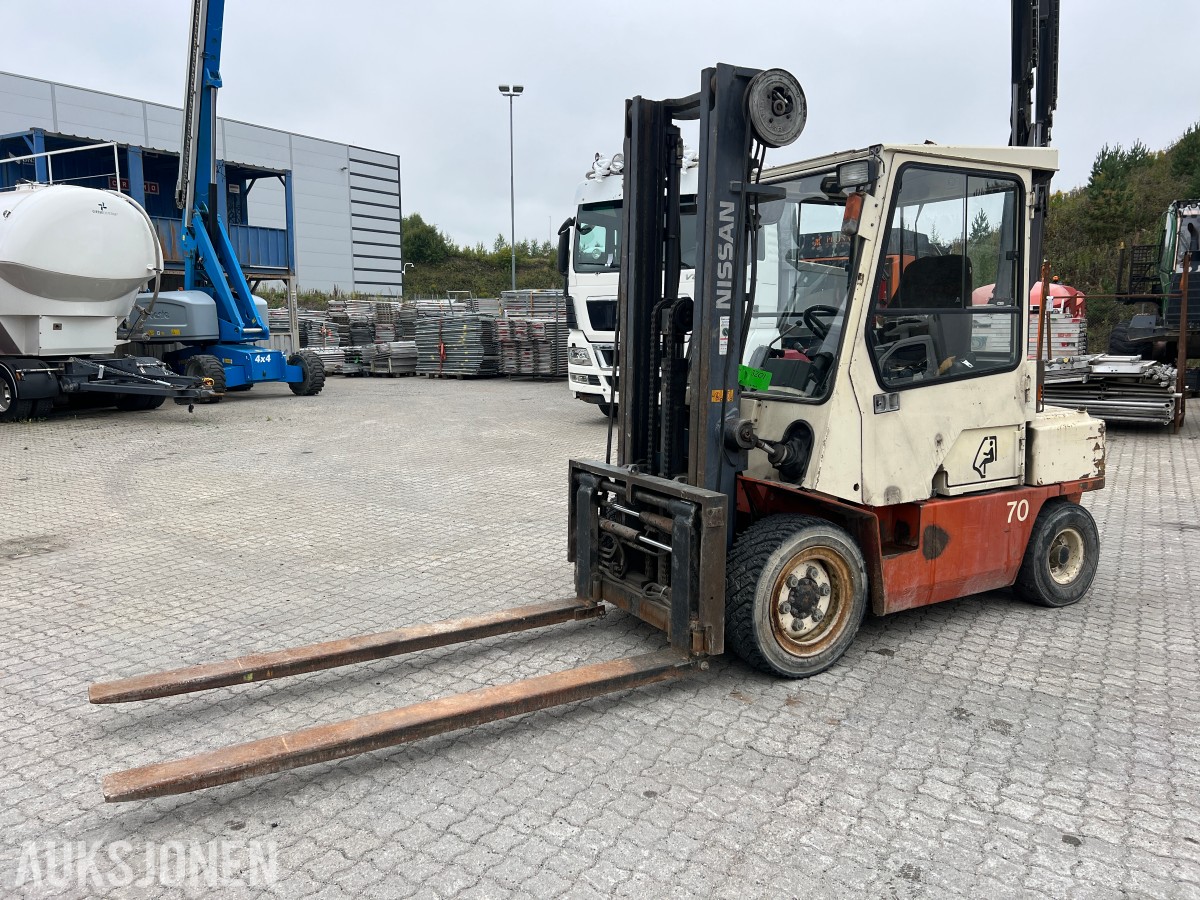 1994 Nissan FGU02A30U gaffeltruck - 3.000 kg - 3,7 m